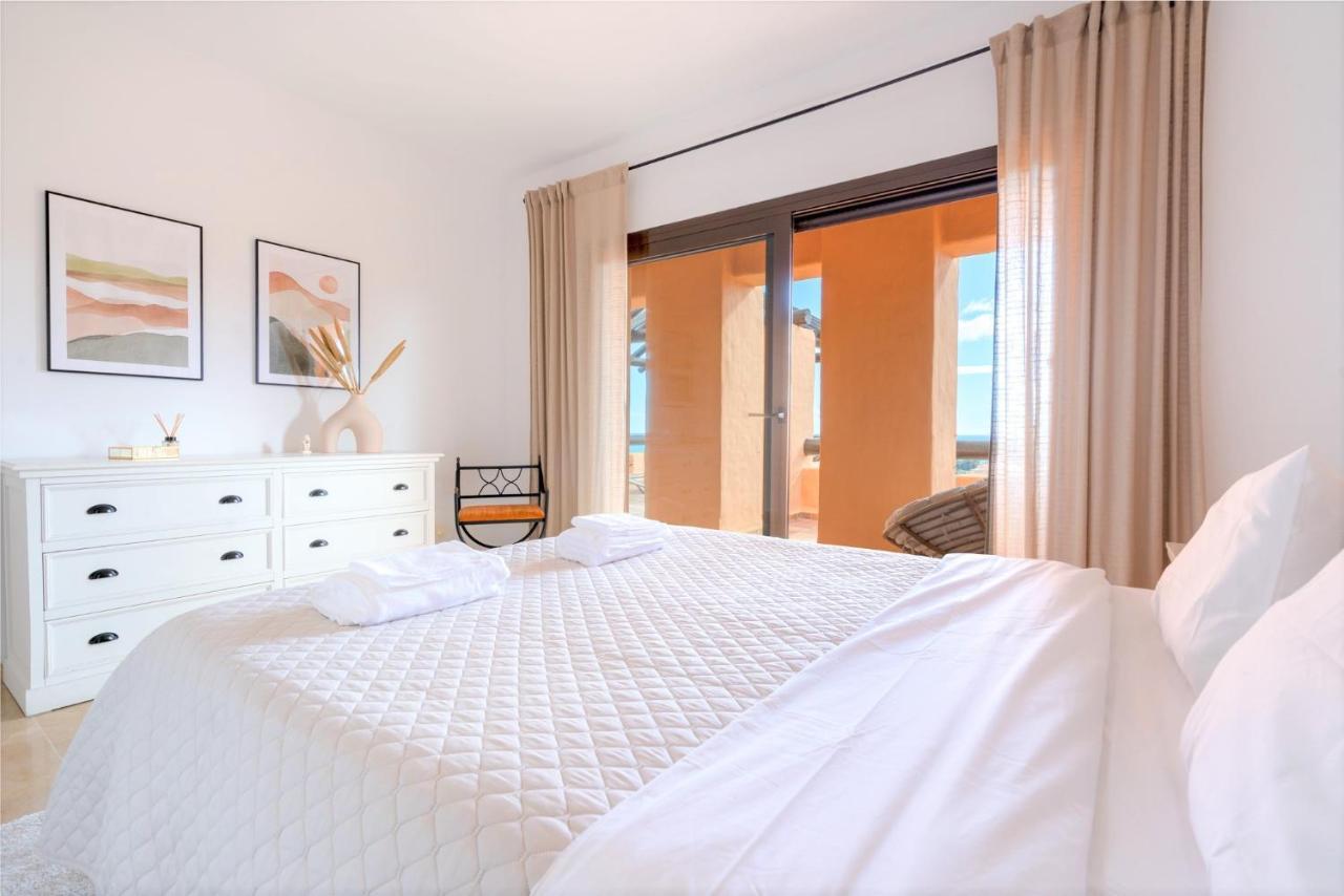 9 Penthouse With Amazing Sea Views, Close To Golf Manilva Duquesa Exteriör bild