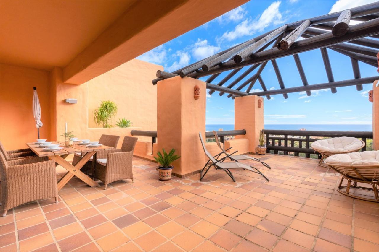 9 Penthouse With Amazing Sea Views, Close To Golf Manilva Duquesa Exteriör bild