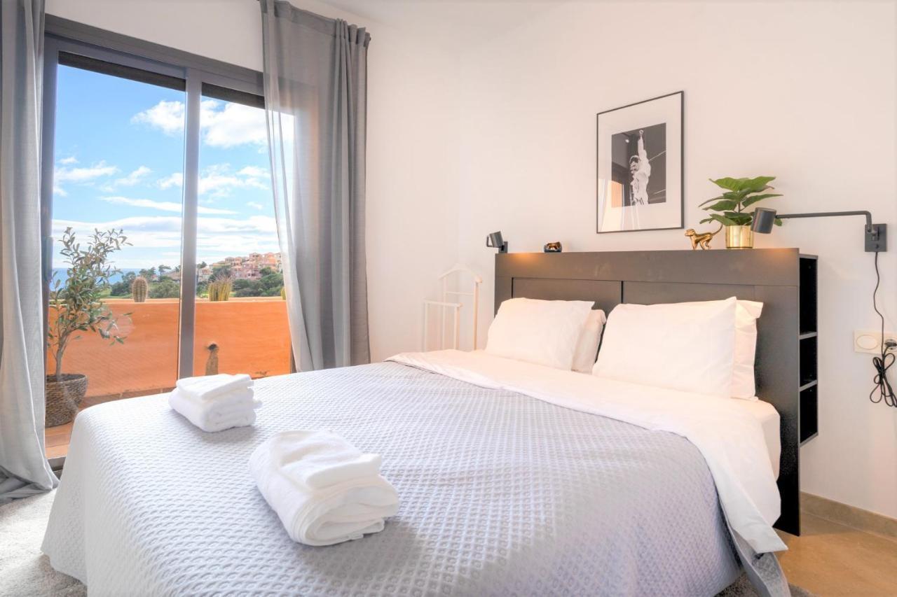 9 Penthouse With Amazing Sea Views, Close To Golf Manilva Duquesa Exteriör bild