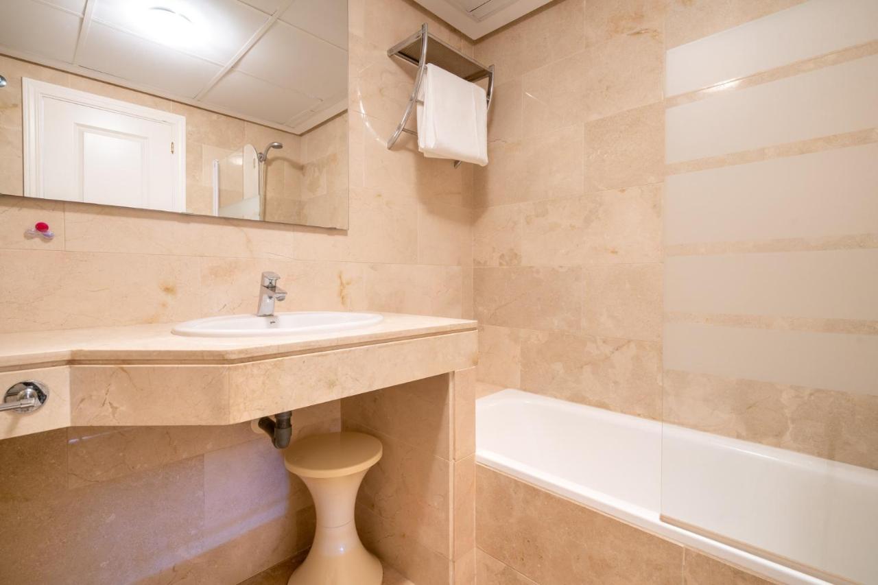 9 Penthouse With Amazing Sea Views, Close To Golf Manilva Duquesa Exteriör bild