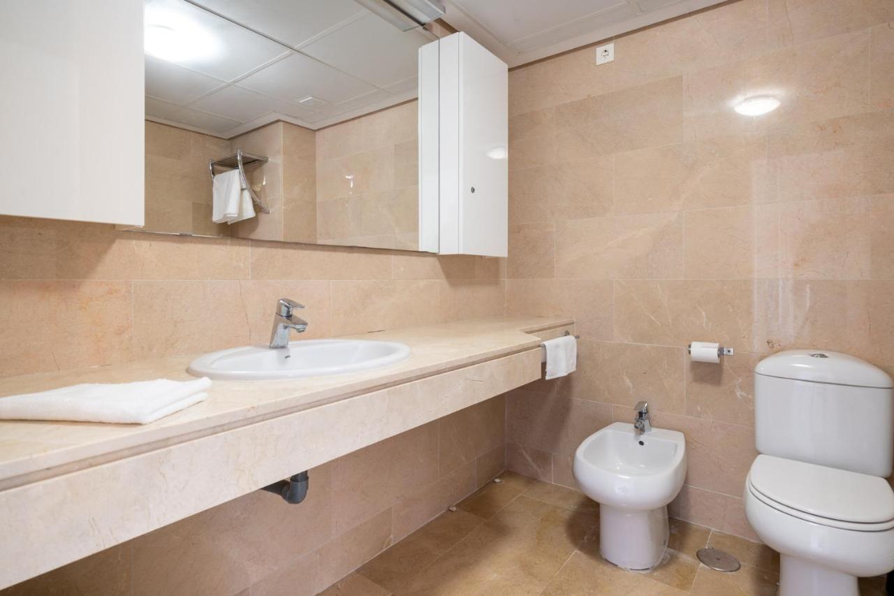 9 Penthouse With Amazing Sea Views, Close To Golf Manilva Duquesa Exteriör bild