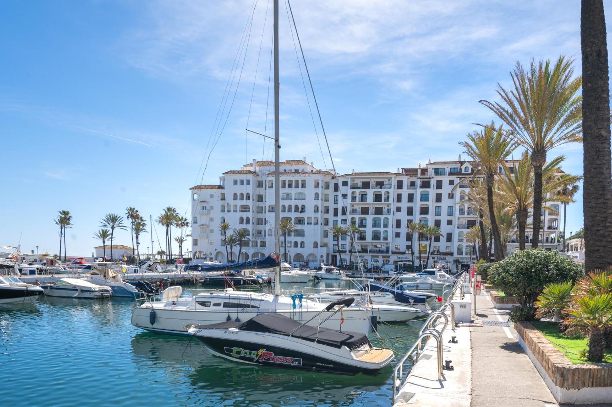 9 Penthouse With Amazing Sea Views, Close To Golf Manilva Duquesa Exteriör bild